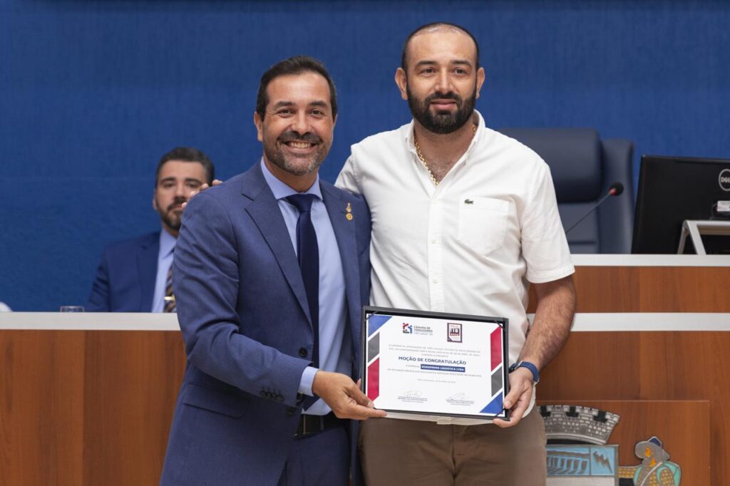 Marcus Bazé entrega títulos de cidadão três-lagoense e honrarias a diversas personalidades