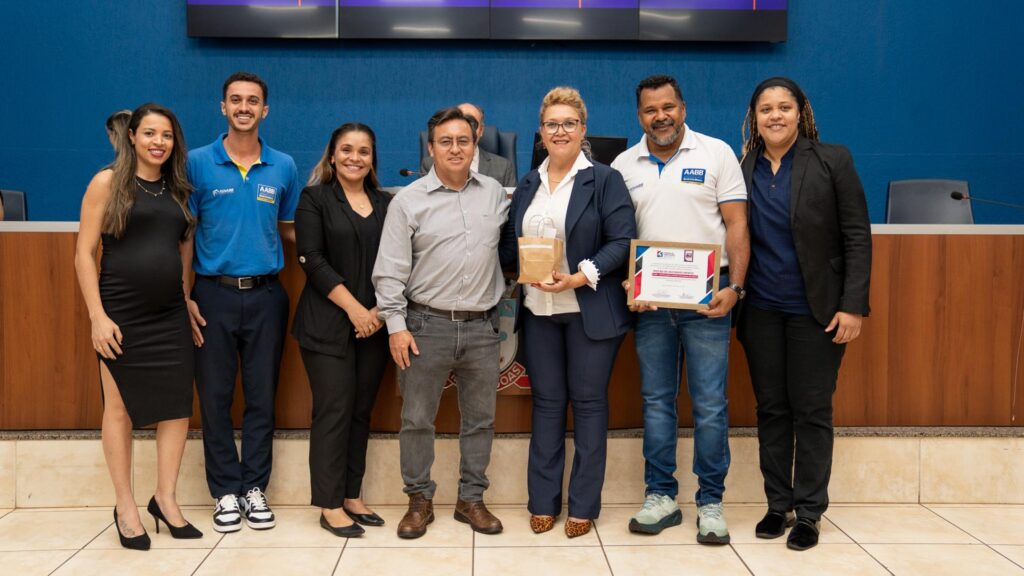 Solenidade na Câmara reconhece o trabalho de diversos profissionais Solenidade na Câmara reconhece o trabalho de diversos profissionais