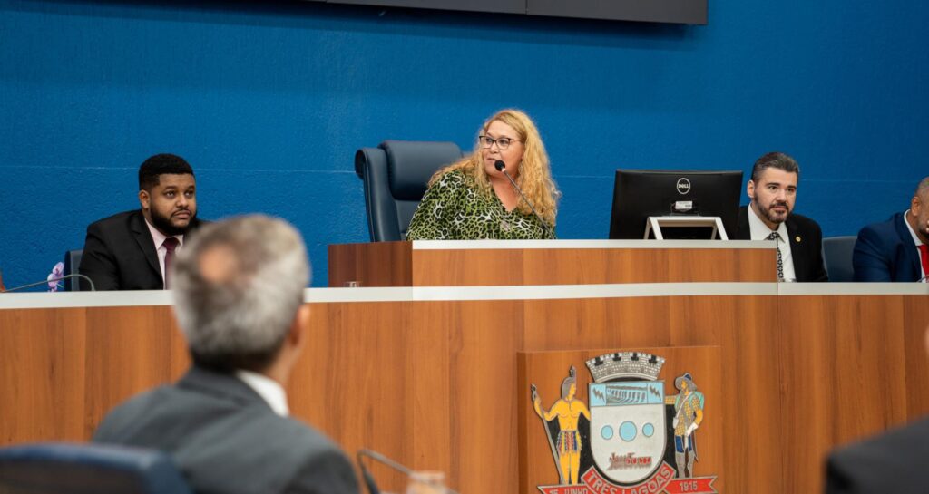 Vereadores de Três Lagoas homenageiam merendeiras que atuam em escolas, CEIs e projetos sociais Vereadores de Três Lagoas homenageiam merendeiras que atuam em escolas, CEIs e projetos sociais