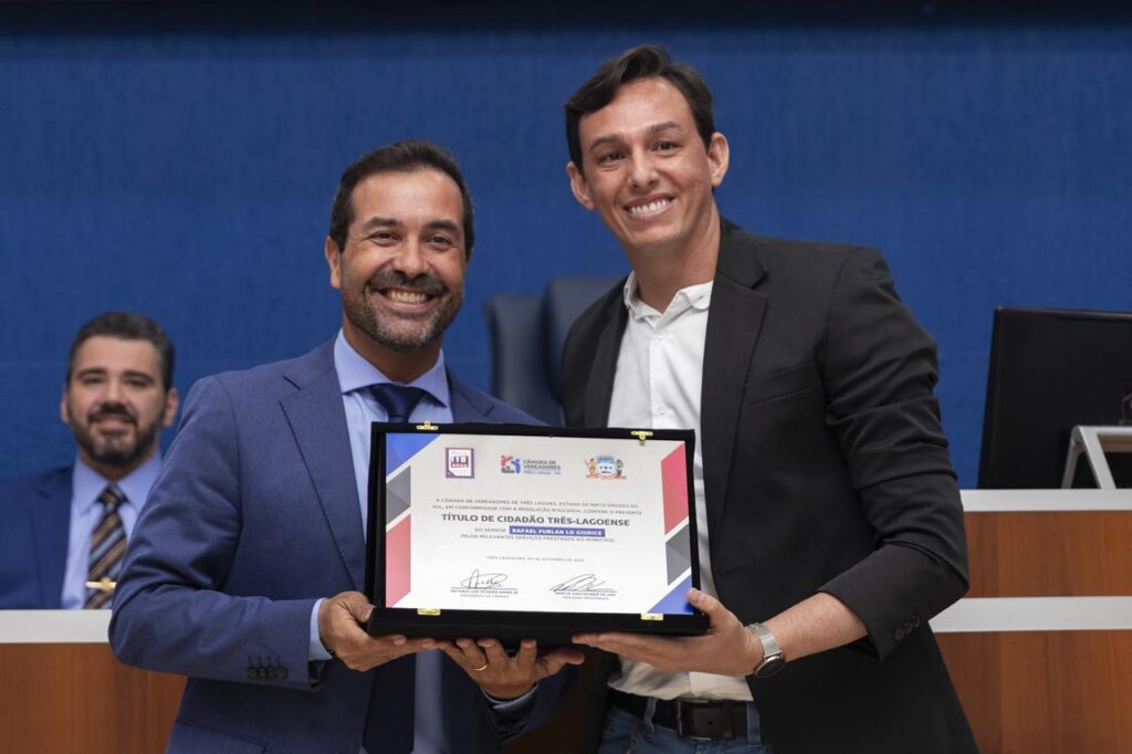 Marcus Bazé entrega títulos de cidadão três-lagoense e honrarias a diversas personalidades