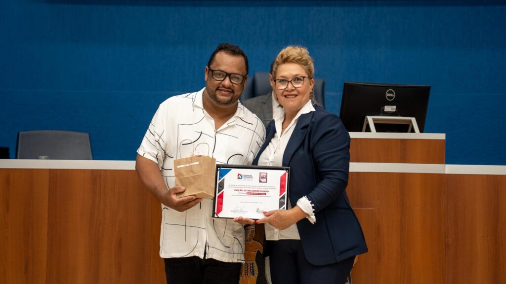 Solenidade na Câmara reconhece o trabalho de diversos profissionais Solenidade na Câmara reconhece o trabalho de diversos profissionais