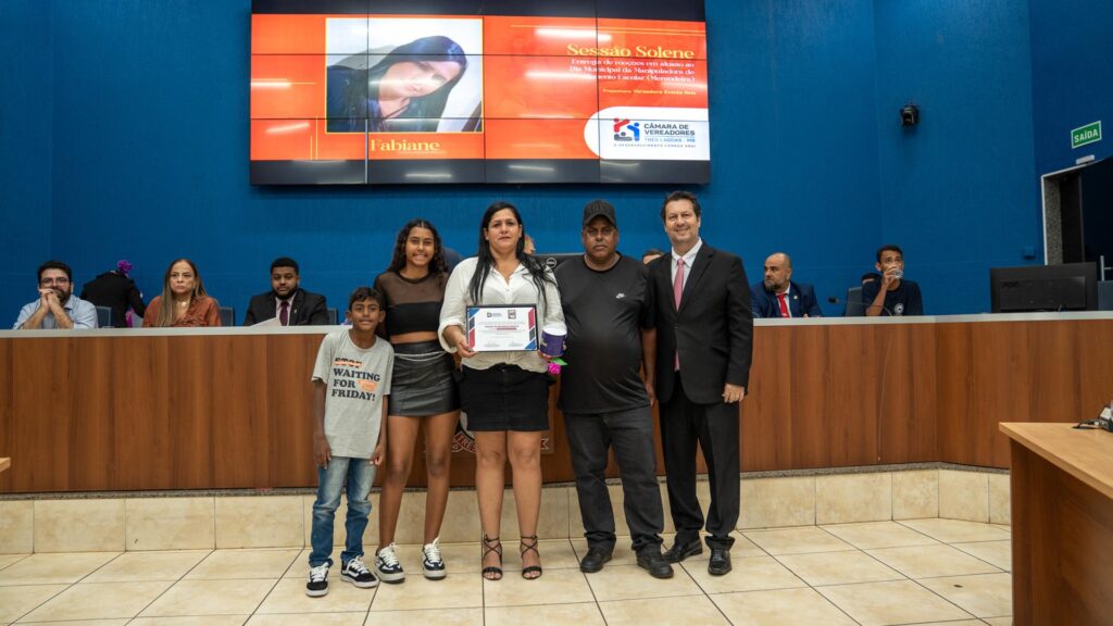 Vereadores de Três Lagoas homenageiam merendeiras que atuam em escolas, CEIs e projetos sociais Vereadores de Três Lagoas homenageiam merendeiras que atuam em escolas, CEIs e projetos sociais