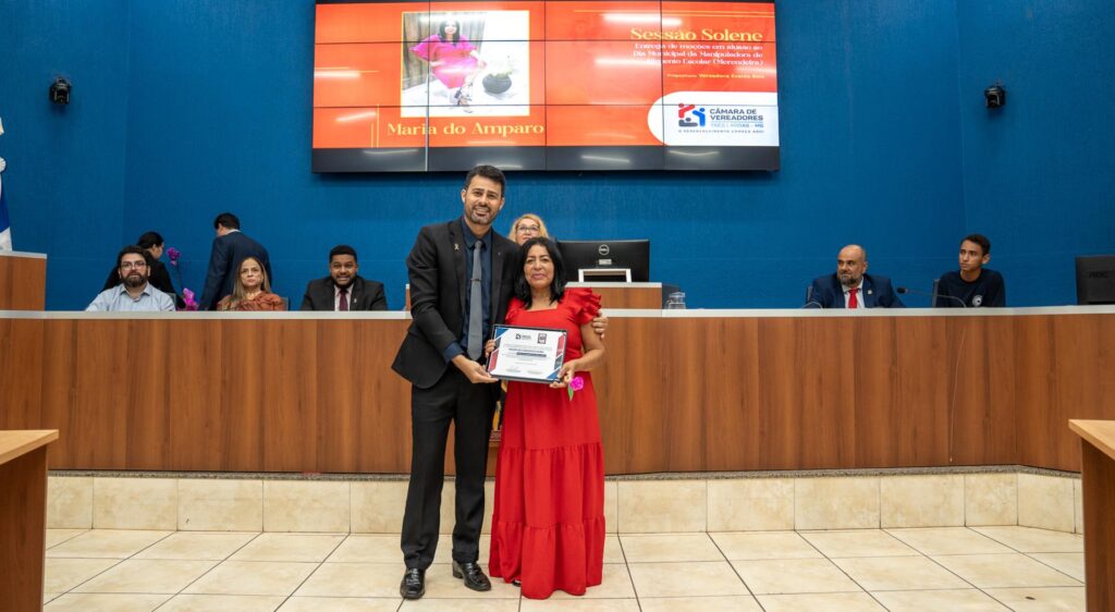 Vereadores de Três Lagoas homenageiam merendeiras que atuam em escolas, CEIs e projetos sociais Vereadores de Três Lagoas homenageiam merendeiras que atuam em escolas, CEIs e projetos sociais