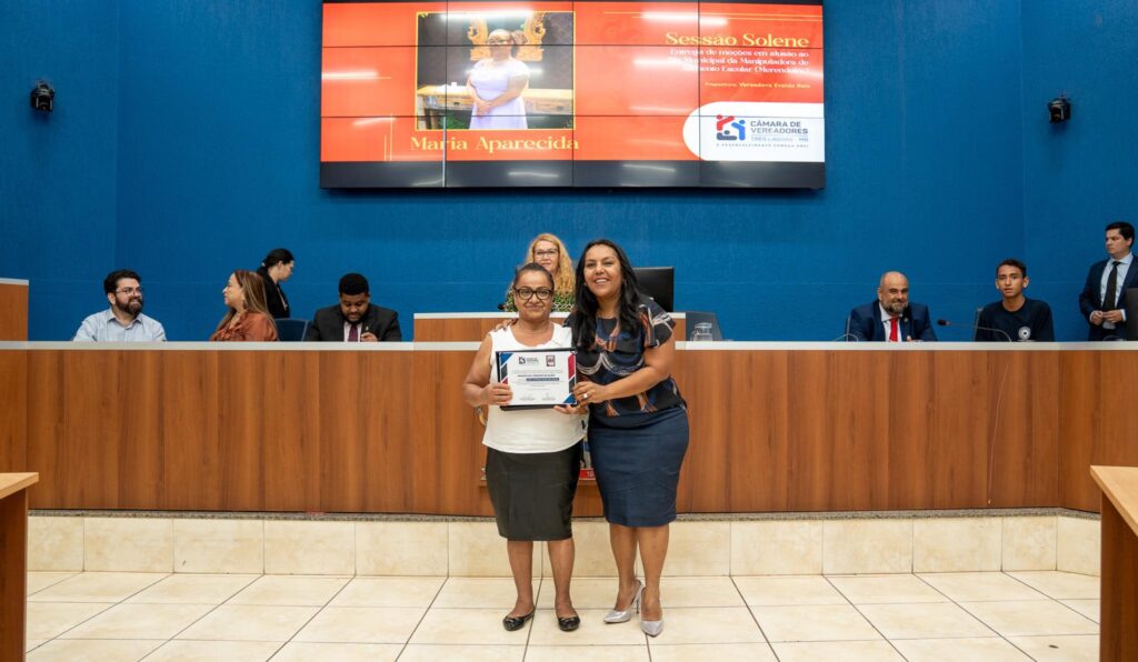 Vereadores de Três Lagoas homenageiam merendeiras que atuam em escolas, CEIs e projetos sociais Vereadores de Três Lagoas homenageiam merendeiras que atuam em escolas, CEIs e projetos sociais