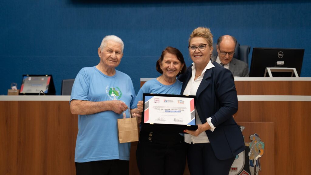 Solenidade na Câmara reconhece o trabalho de diversos profissionais Solenidade na Câmara reconhece o trabalho de diversos profissionais
