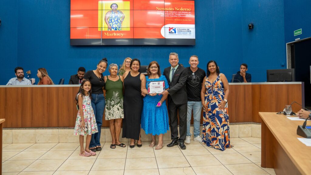 Vereadores de Três Lagoas homenageiam merendeiras que atuam em escolas, CEIs e projetos sociais Vereadores de Três Lagoas homenageiam merendeiras que atuam em escolas, CEIs e projetos sociais