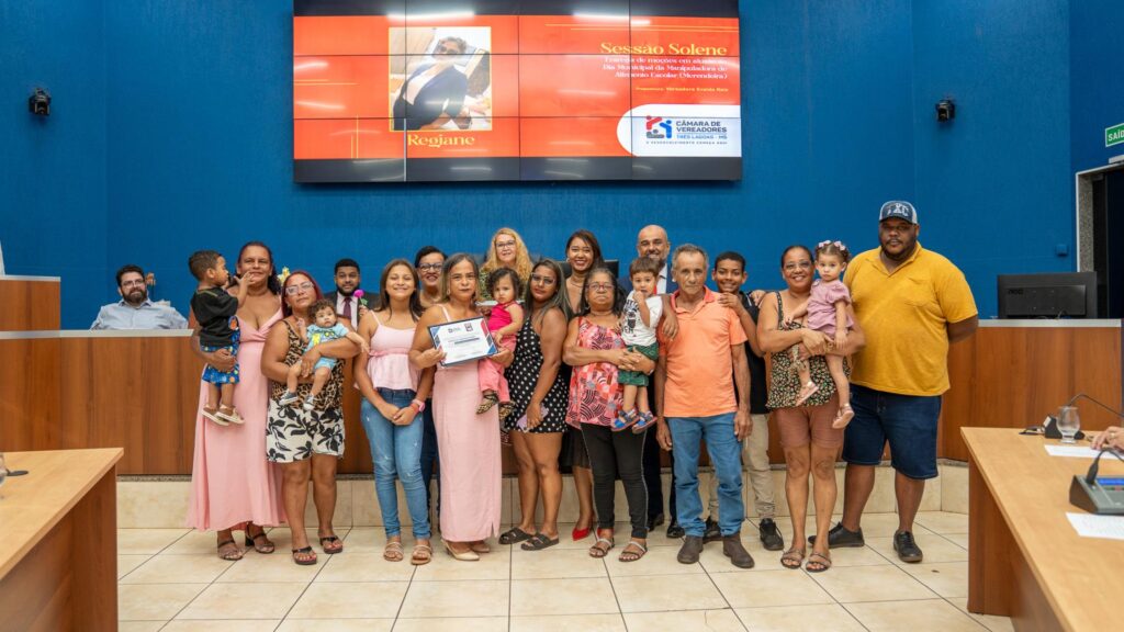Vereadores de Três Lagoas homenageiam merendeiras que atuam em escolas, CEIs e projetos sociais Vereadores de Três Lagoas homenageiam merendeiras que atuam em escolas, CEIs e projetos sociais