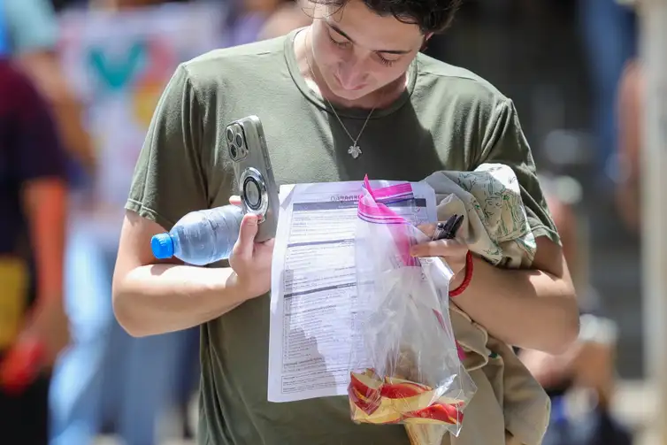 Enem 2025: saiba o que é permitido levar no segundo dia de prova Enem 2025: saiba o que é permitido levar no segundo dia de prova