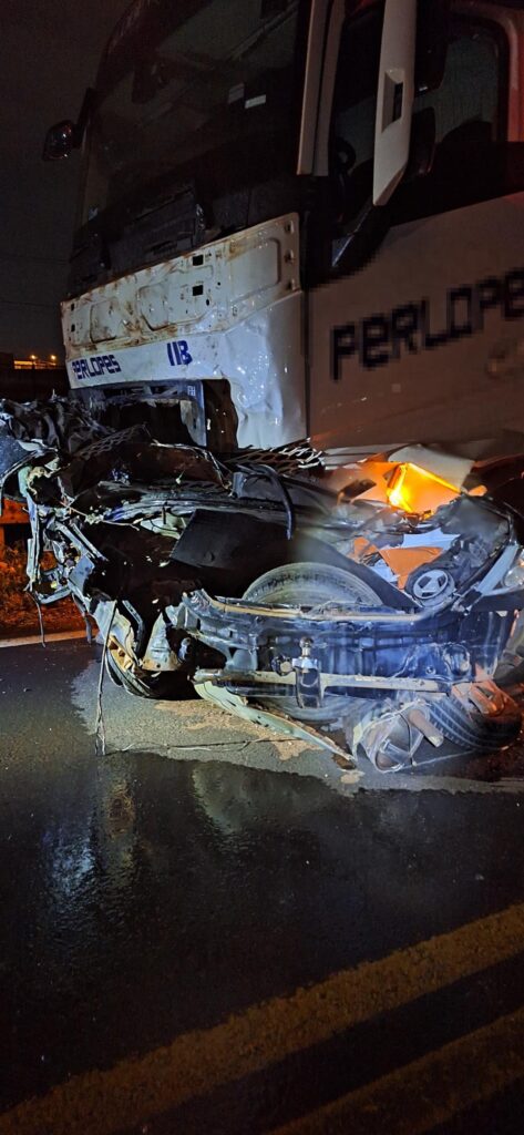 Tragédia no anel viário: Colisão entre carreta e Corolla deixa vítima fatal em Três Lagoas
