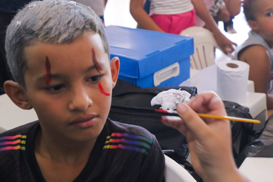 MAGIA COMPARTILHADA – Ação Social “Caixa Encantada” leva alegria e esperança às crianças de Três Lagoas