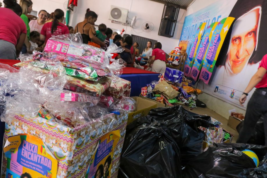 MAGIA COMPARTILHADA – Ação Social “Caixa Encantada” leva alegria e esperança às crianças de Três Lagoas