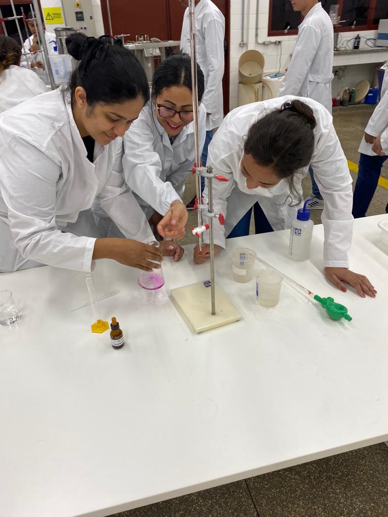 Senai abre vagas para cursos técnicos, qualificação profissional e graduação com descontos especiais