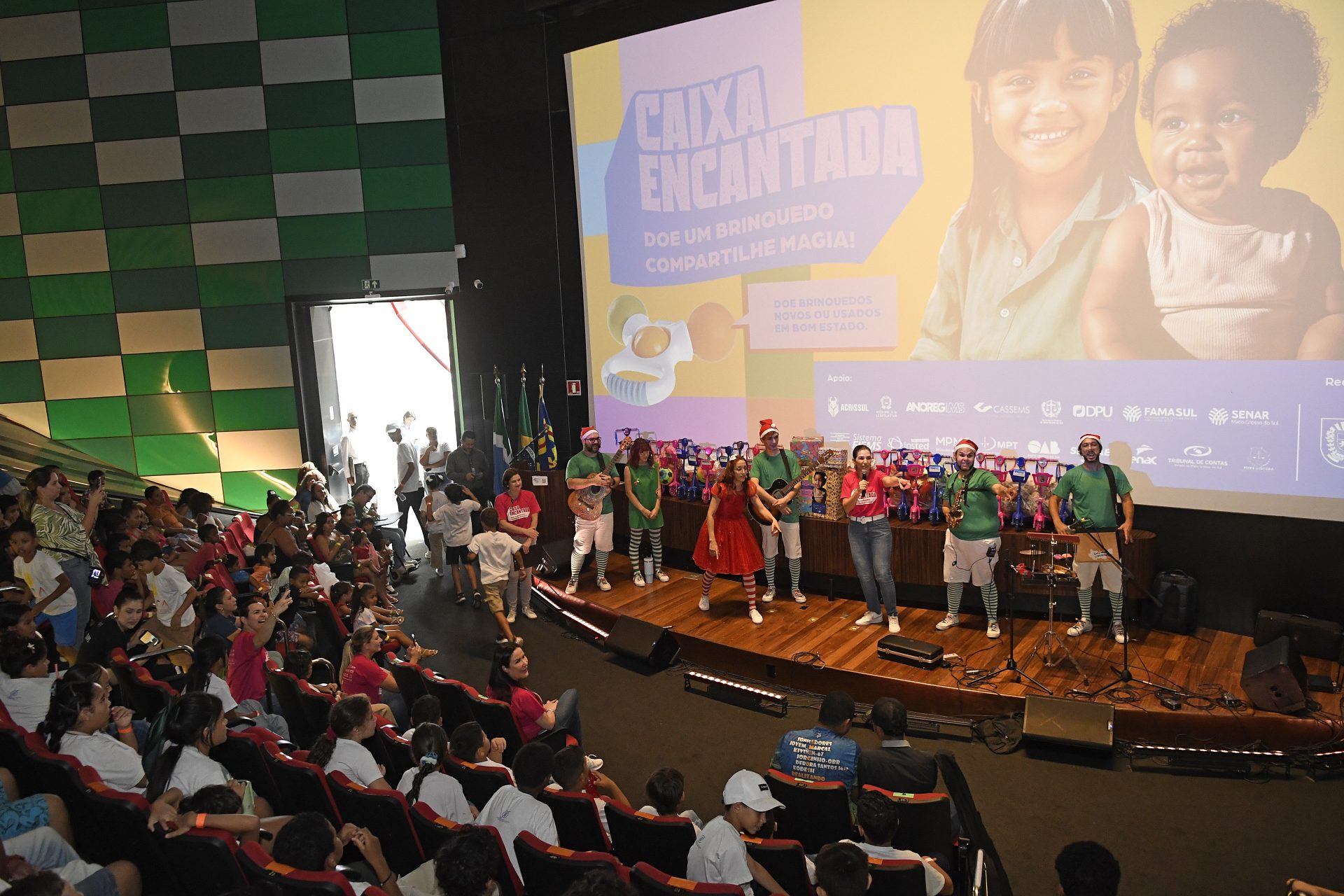 Campanha da Caixa Encantada termina com presentes e atividades para 200 crianças no Bioparque