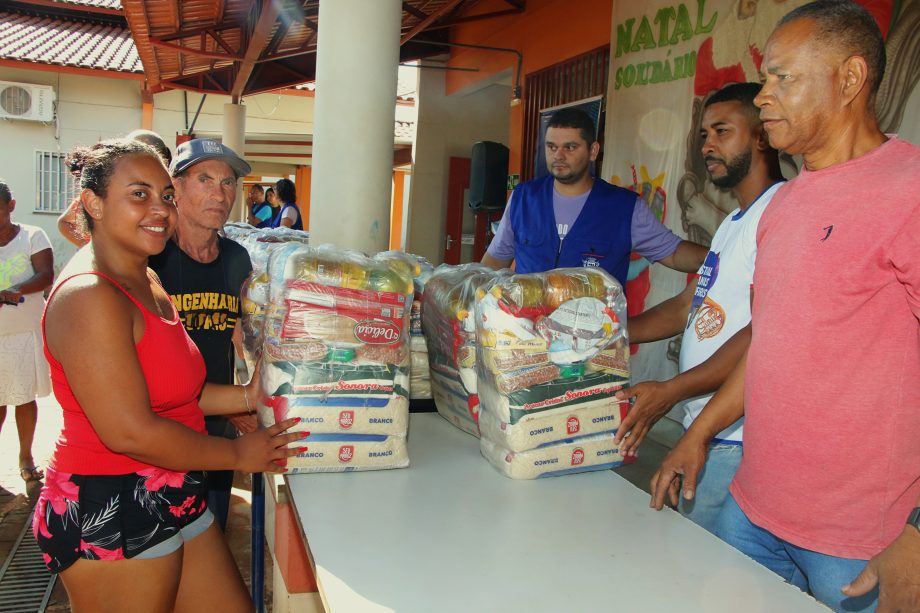 Prefeitura de Três Lagoas inicia entrega das Cestas de Natal para famílias assistidas pela Assistência Social Prefeitura de Três Lagoas inicia entrega das Cestas de Natal para famílias assistidas pela Assistência Social