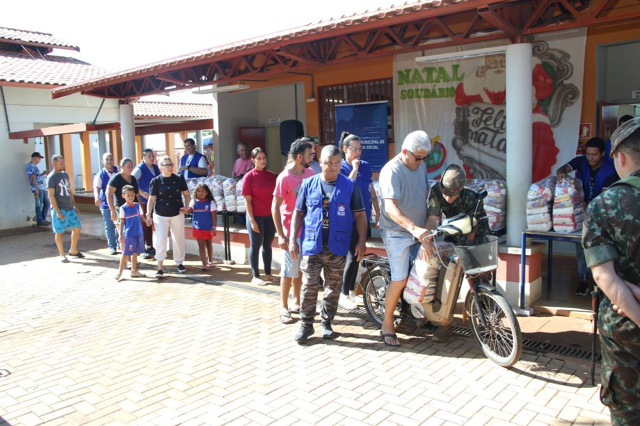 Prefeitura de Três Lagoas inicia entrega das Cestas de Natal para famílias assistidas pela Assistência Social Prefeitura de Três Lagoas inicia entrega das Cestas de Natal para famílias assistidas pela Assistência Social