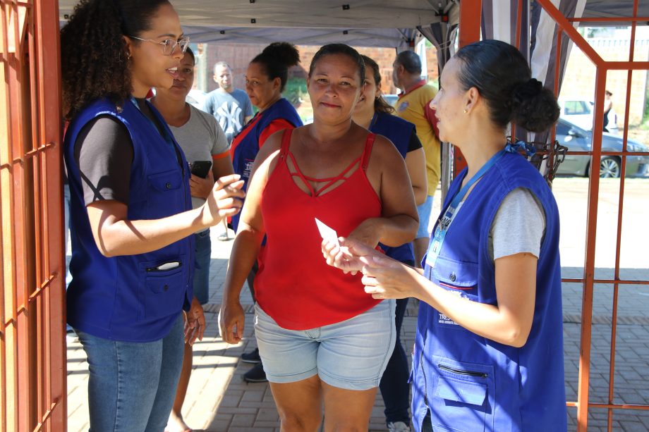 Prefeitura de Três Lagoas inicia entrega das Cestas de Natal para famílias assistidas pela Assistência Social Prefeitura de Três Lagoas inicia entrega das Cestas de Natal para famílias assistidas pela Assistência Social