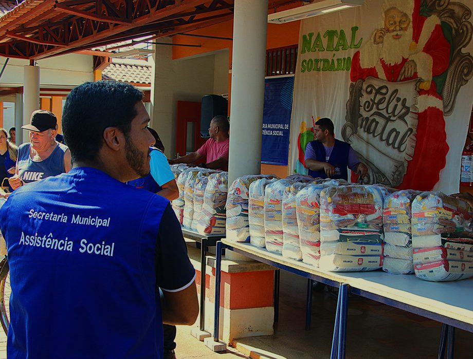 Prefeitura de Três Lagoas inicia entrega das Cestas de Natal para famílias assistidas pela Assistência Social Prefeitura de Três Lagoas inicia entrega das Cestas de Natal para famílias assistidas pela Assistência Social
