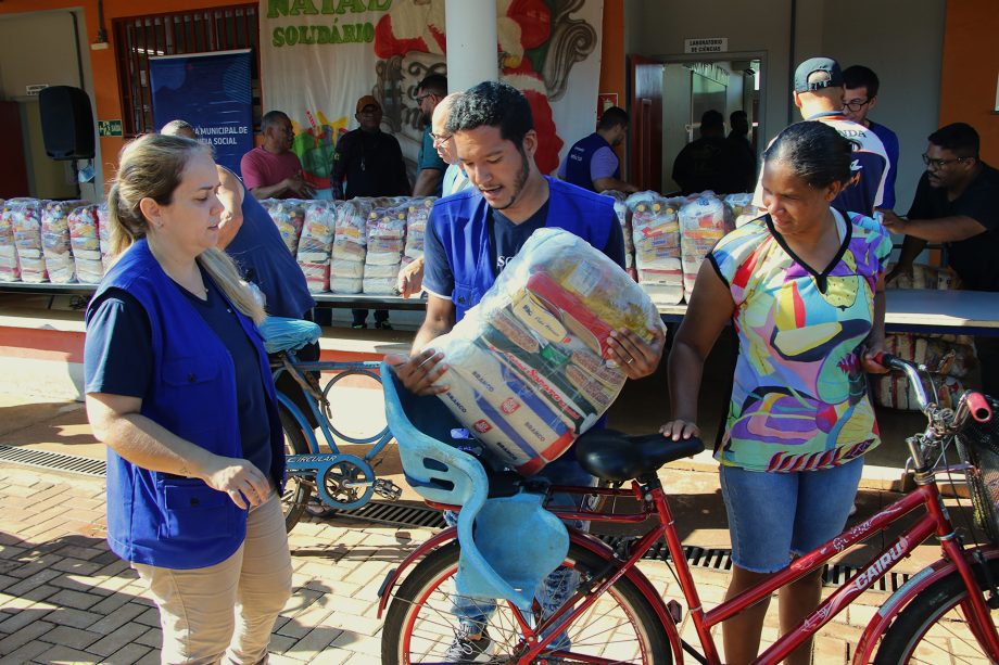 Prefeitura de Três Lagoas inicia entrega das Cestas de Natal para famílias assistidas pela Assistência Social Prefeitura de Três Lagoas inicia entrega das Cestas de Natal para famílias assistidas pela Assistência Social