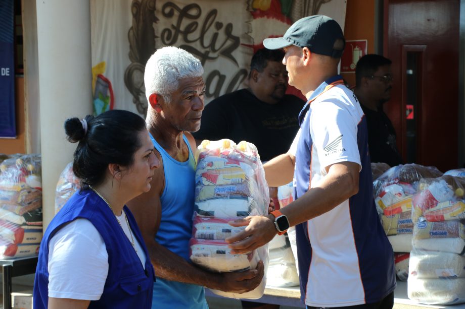 Prefeitura de Três Lagoas inicia entrega das Cestas de Natal para famílias assistidas pela Assistência Social Prefeitura de Três Lagoas inicia entrega das Cestas de Natal para famílias assistidas pela Assistência Social