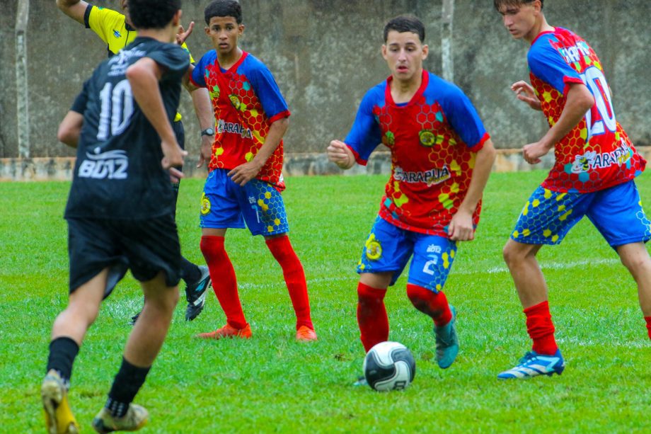 Equipe Arapuá/Prof. Lelão conquista o título do Campeonato Municipal de Futebol Sub-17 Equipe Arapuá/Prof. Lelão conquista o título do Campeonato Municipal de Futebol Sub-17