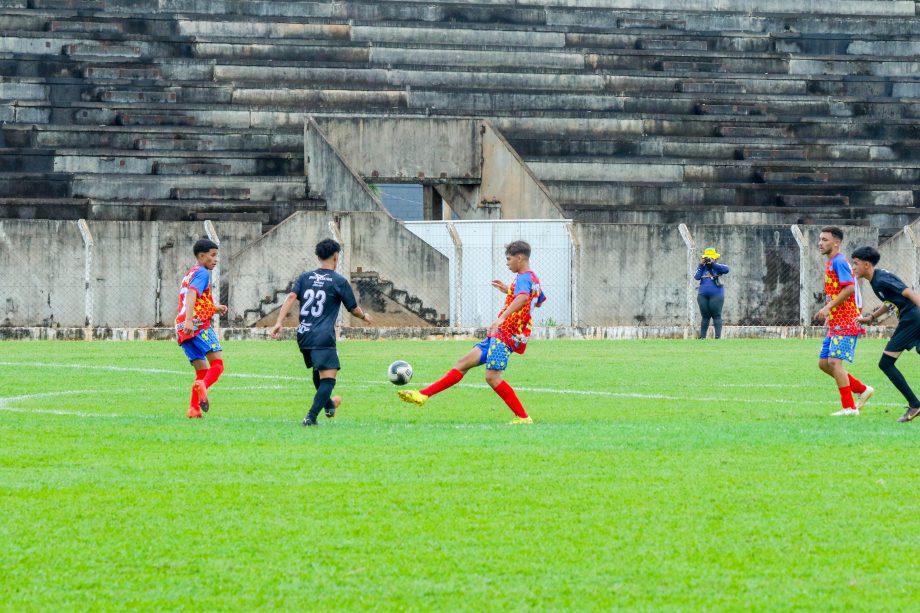 Equipe Arapuá/Prof. Lelão conquista o título do Campeonato Municipal de Futebol Sub-17 Equipe Arapuá/Prof. Lelão conquista o título do Campeonato Municipal de Futebol Sub-17