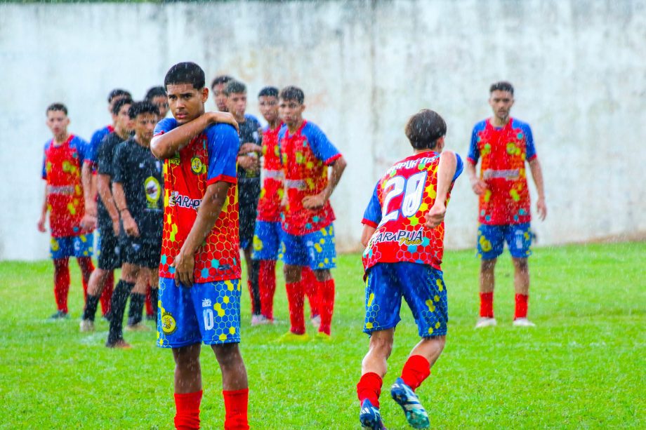 Equipe Arapuá/Prof. Lelão conquista o título do Campeonato Municipal de Futebol Sub-17 Equipe Arapuá/Prof. Lelão conquista o título do Campeonato Municipal de Futebol Sub-17