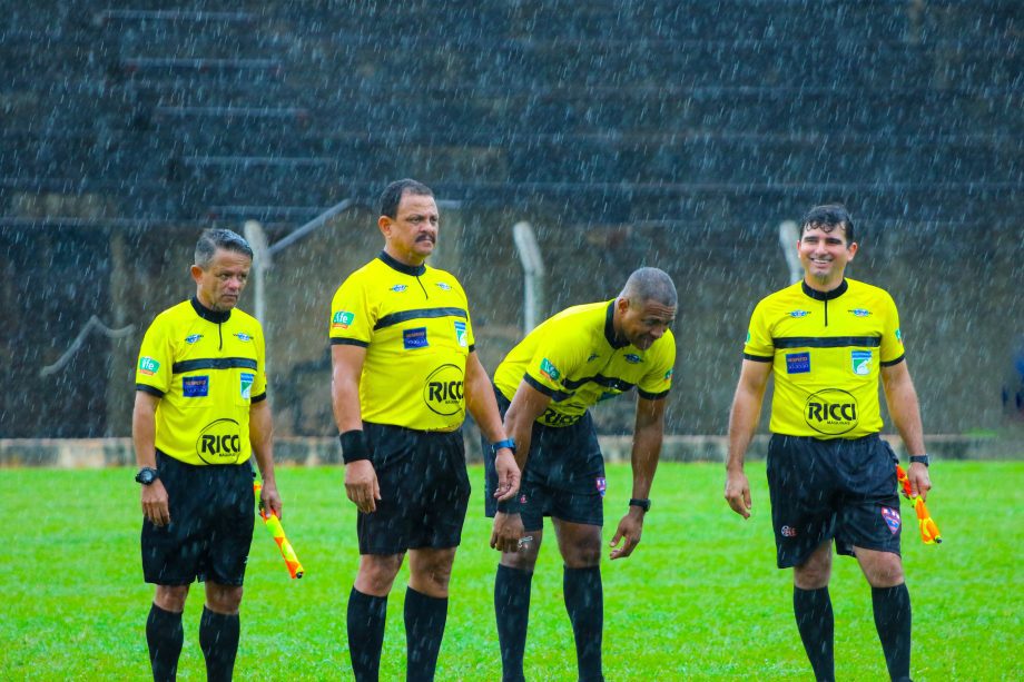 Equipe Arapuá/Prof. Lelão conquista o título do Campeonato Municipal de Futebol Sub-17 Equipe Arapuá/Prof. Lelão conquista o título do Campeonato Municipal de Futebol Sub-17