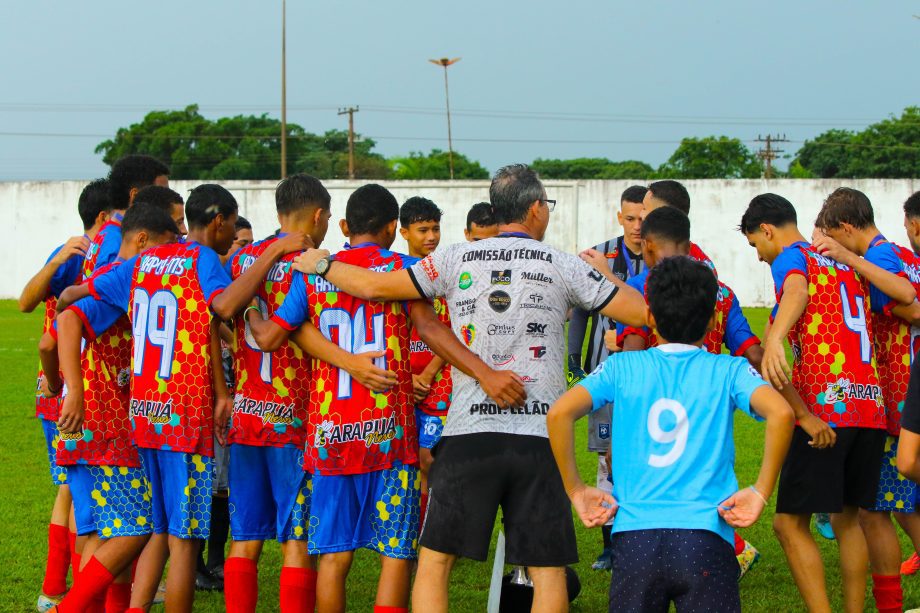 Equipe Arapuá/Prof. Lelão conquista o título do Campeonato Municipal de Futebol Sub-17 Equipe Arapuá/Prof. Lelão conquista o título do Campeonato Municipal de Futebol Sub-17