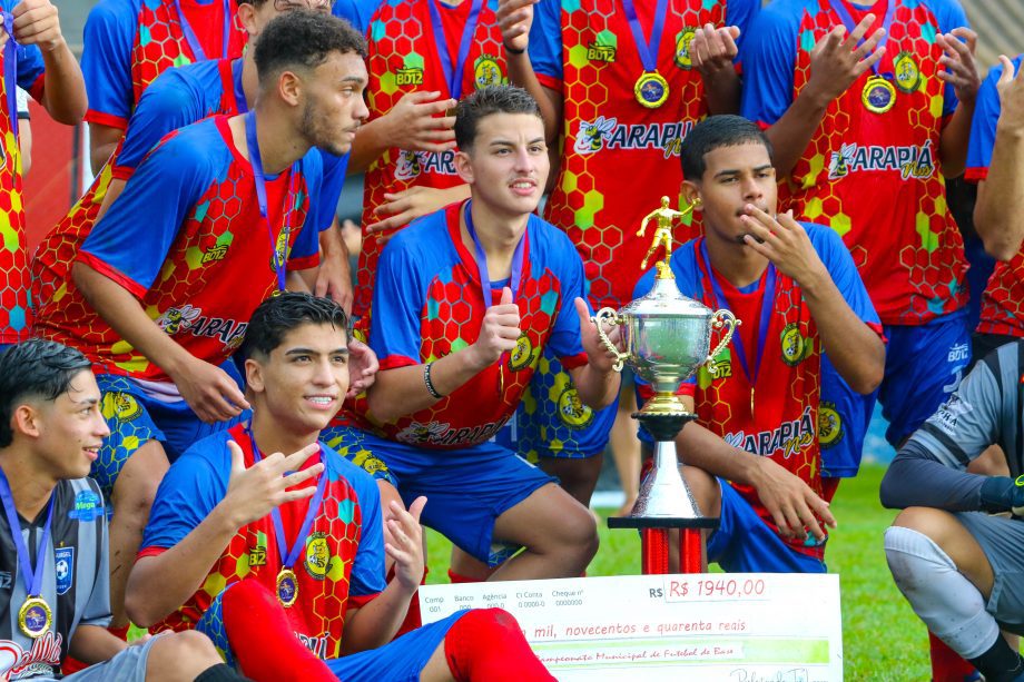 Equipe Arapuá/Prof. Lelão conquista o título do Campeonato Municipal de Futebol Sub-17 Equipe Arapuá/Prof. Lelão conquista o título do Campeonato Municipal de Futebol Sub-17
