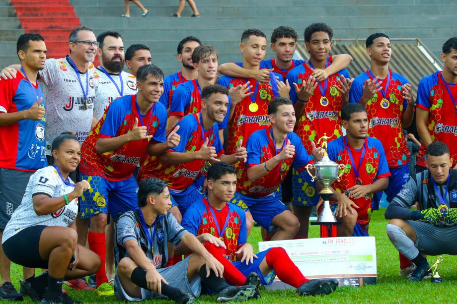 Equipe Arapuá/Prof. Lelão conquista o título do Campeonato Municipal de Futebol Sub-17 Equipe Arapuá/Prof. Lelão conquista o título do Campeonato Municipal de Futebol Sub-17