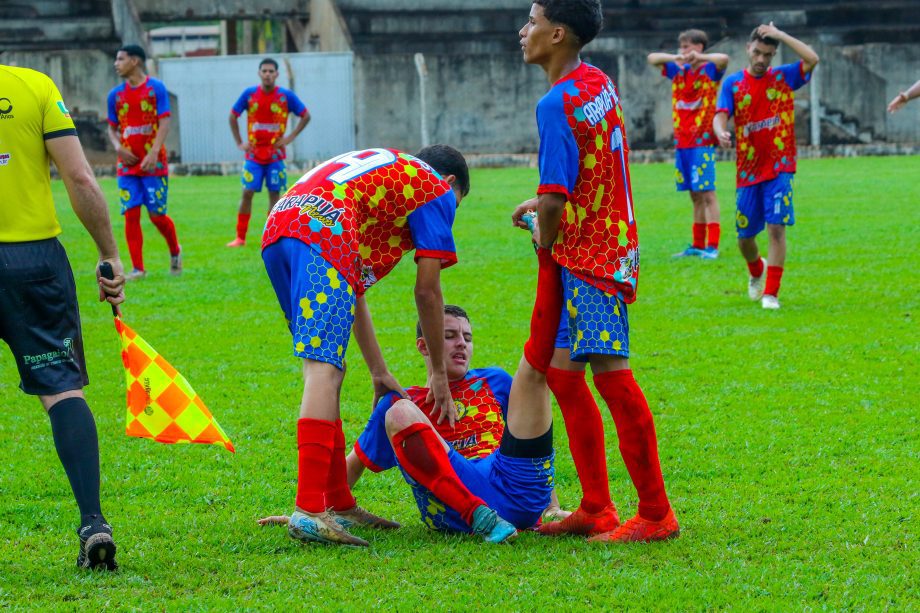 Equipe Arapuá/Prof. Lelão conquista o título do Campeonato Municipal de Futebol Sub-17 Equipe Arapuá/Prof. Lelão conquista o título do Campeonato Municipal de Futebol Sub-17