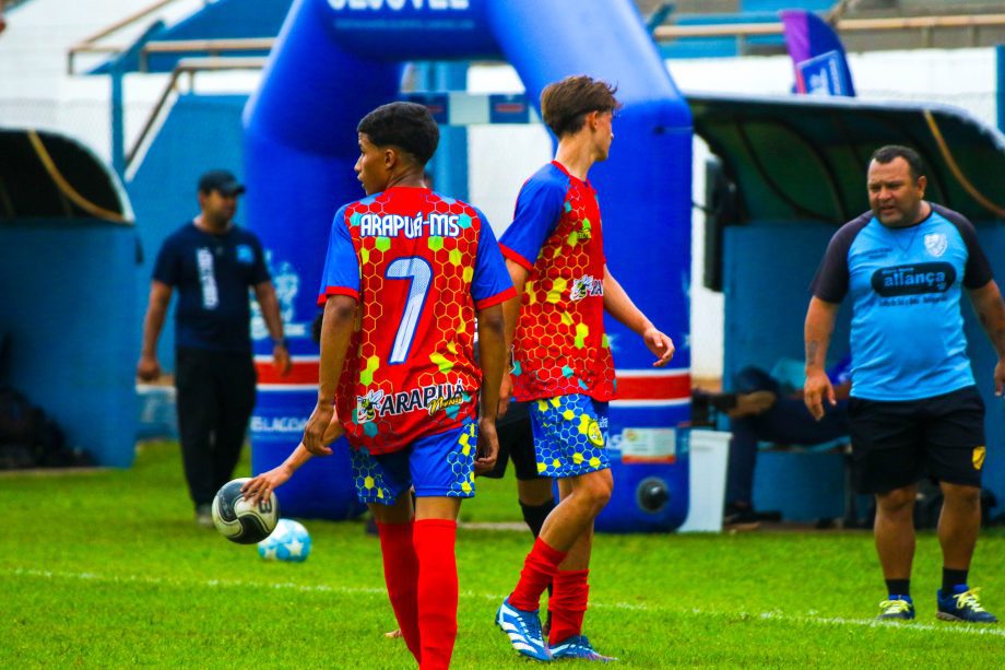 Equipe Arapuá/Prof. Lelão conquista o título do Campeonato Municipal de Futebol Sub-17 Equipe Arapuá/Prof. Lelão conquista o título do Campeonato Municipal de Futebol Sub-17