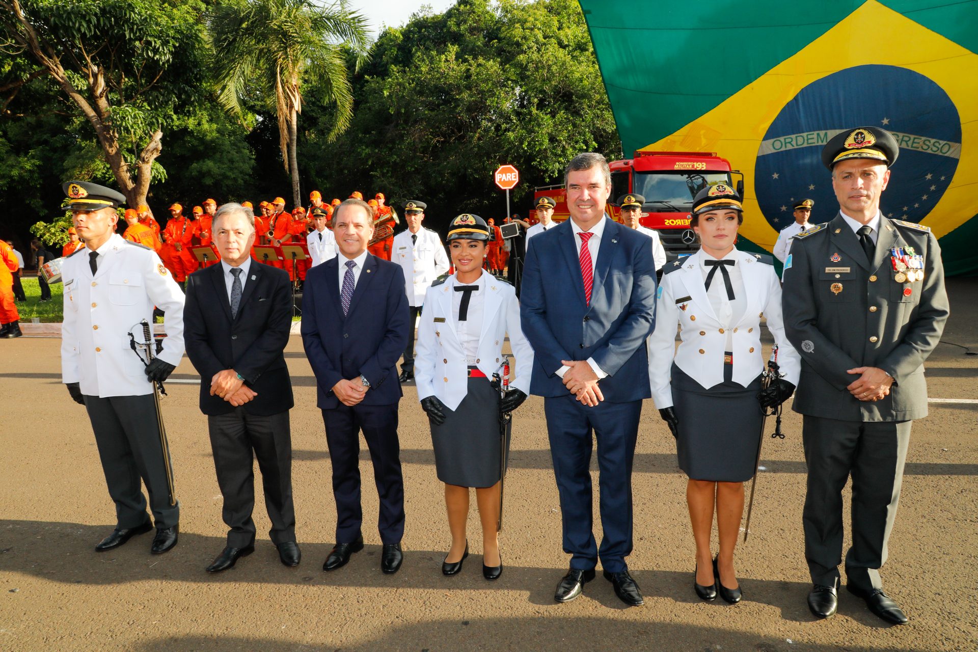 MS reforça atuação dos Bombeiros com entrega de novas viaturas e formatura de oficiais e soldados temporários MS reforça atuação dos Bombeiros com entrega de novas viaturas e formatura de oficiais e soldados temporários