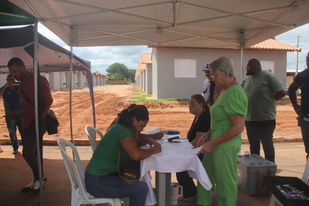 Sonho da Casa Própria: Prefeitura realiza entrega de 20 novas unidades habitacionais em Três Lagoas Sonho da Casa Própria: Prefeitura realiza entrega de 20 novas unidades habitacionais em Três Lagoas