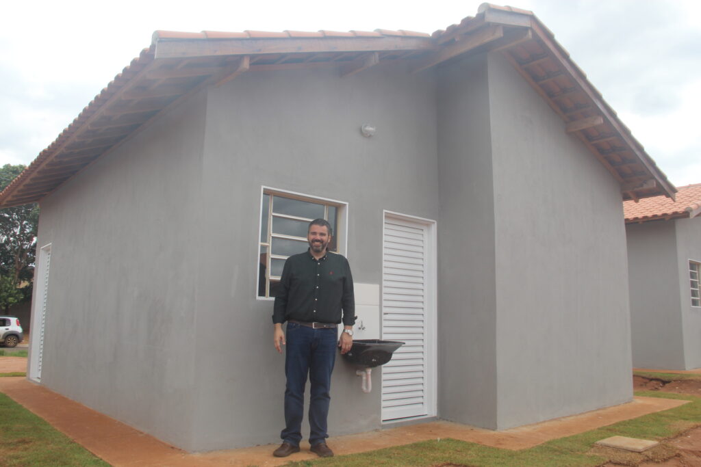 Sonho da Casa Própria: Prefeitura realiza entrega de 20 novas unidades habitacionais em Três Lagoas Sonho da Casa Própria: Prefeitura realiza entrega de 20 novas unidades habitacionais em Três Lagoas