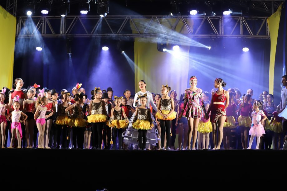 Espetáculo “Circus” encanta público e reúne mais de 300 bailarinas no Natal Encantado 2025 de Três Lagoas