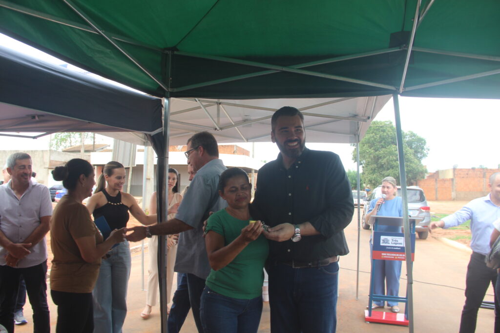 Sonho da Casa Própria: Prefeitura realiza entrega de 20 novas unidades habitacionais em Três Lagoas Sonho da Casa Própria: Prefeitura realiza entrega de 20 novas unidades habitacionais em Três Lagoas