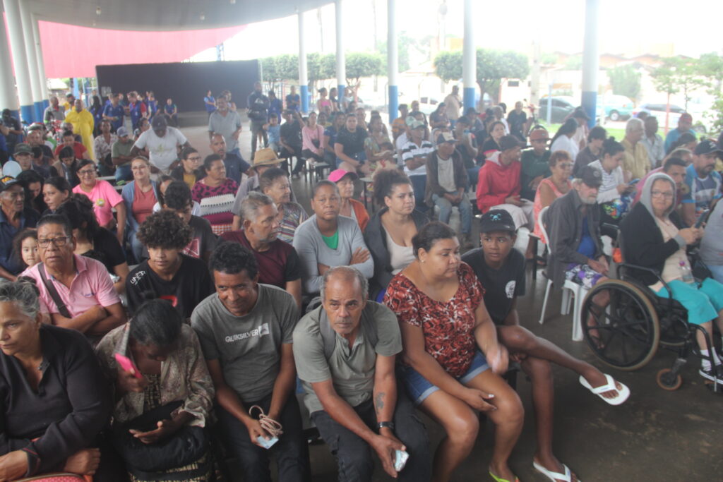 Prefeito Dr. Cassiano Maia dá continuidade às entregas de cestas básicas em Três Lagoas Prefeito Dr. Cassiano Maia dá continuidade às entregas de cestas básicas em Três Lagoas