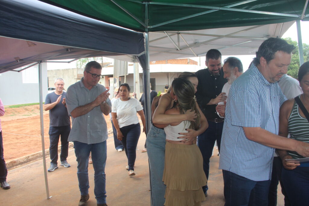 Sonho da Casa Própria: Prefeitura realiza entrega de 20 novas unidades habitacionais em Três Lagoas Sonho da Casa Própria: Prefeitura realiza entrega de 20 novas unidades habitacionais em Três Lagoas