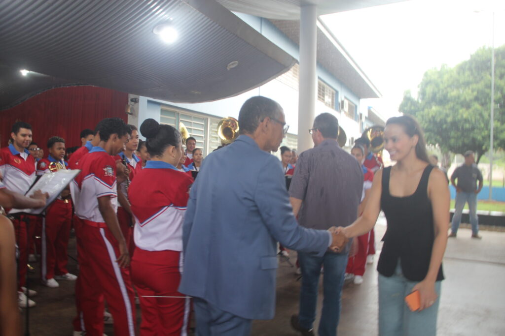 Prefeito Dr. Cassiano Maia dá continuidade às entregas de cestas básicas em Três Lagoas Prefeito Dr. Cassiano Maia dá continuidade às entregas de cestas básicas em Três Lagoas