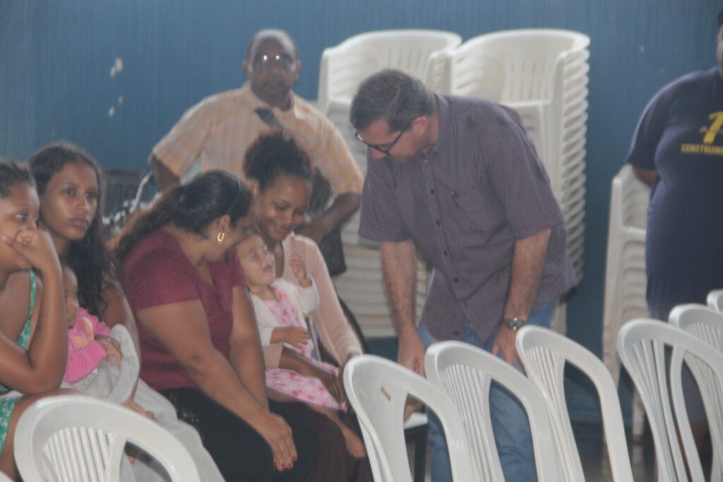 Prefeito Dr. Cassiano Maia dá continuidade às entregas de cestas básicas em Três Lagoas Prefeito Dr. Cassiano Maia dá continuidade às entregas de cestas básicas em Três Lagoas