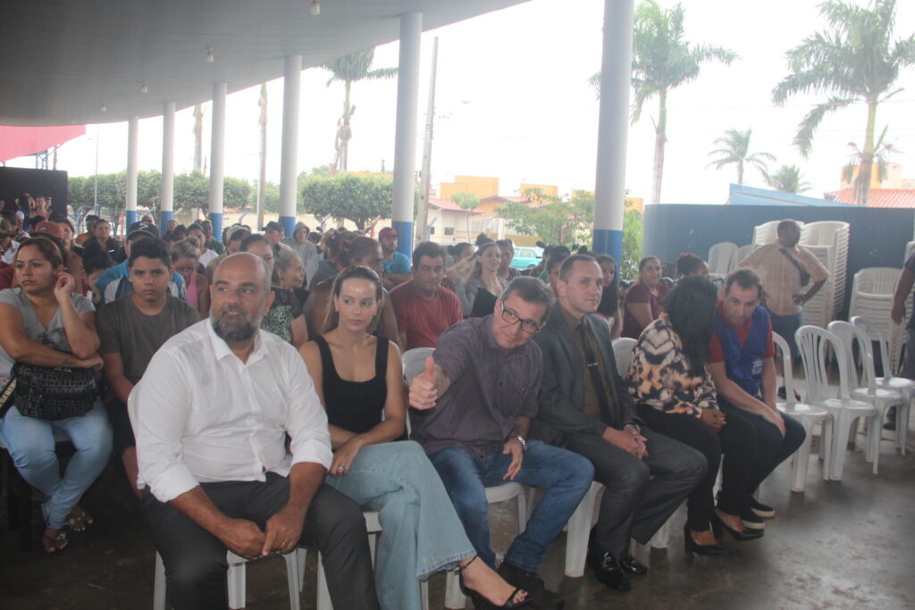 Prefeito Dr. Cassiano Maia dá continuidade às entregas de cestas básicas em Três Lagoas Prefeito Dr. Cassiano Maia dá continuidade às entregas de cestas básicas em Três Lagoas