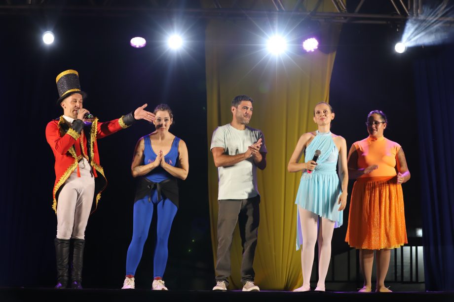 Espetáculo “Circus” encanta público e reúne mais de 300 bailarinas no Natal Encantado 2025 de Três Lagoas