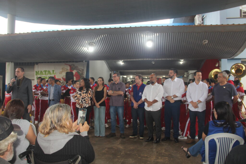 Prefeito Dr. Cassiano Maia dá continuidade às entregas de cestas básicas em Três Lagoas Prefeito Dr. Cassiano Maia dá continuidade às entregas de cestas básicas em Três Lagoas