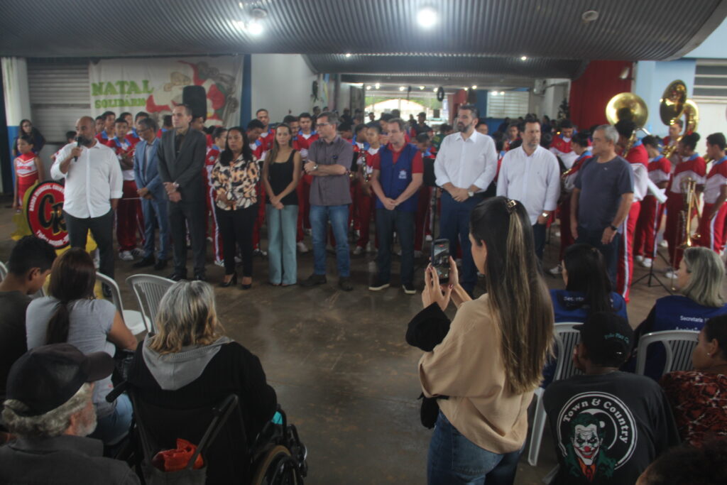 Prefeito Dr. Cassiano Maia dá continuidade às entregas de cestas básicas em Três Lagoas Prefeito Dr. Cassiano Maia dá continuidade às entregas de cestas básicas em Três Lagoas
