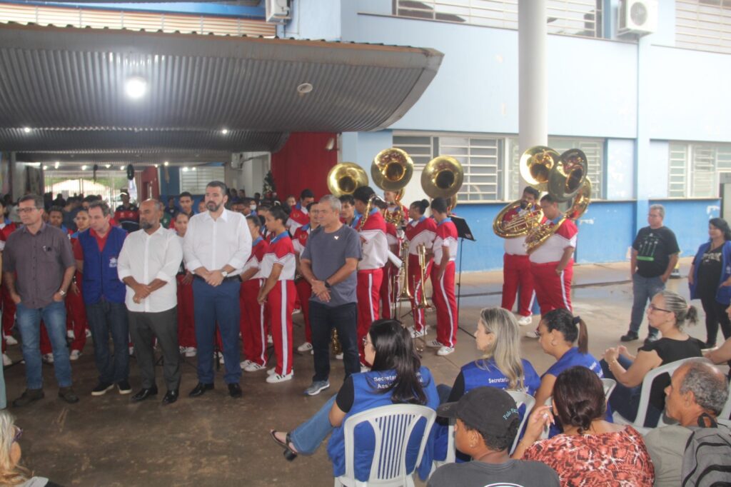 Prefeito Dr. Cassiano Maia dá continuidade às entregas de cestas básicas em Três Lagoas Prefeito Dr. Cassiano Maia dá continuidade às entregas de cestas básicas em Três Lagoas