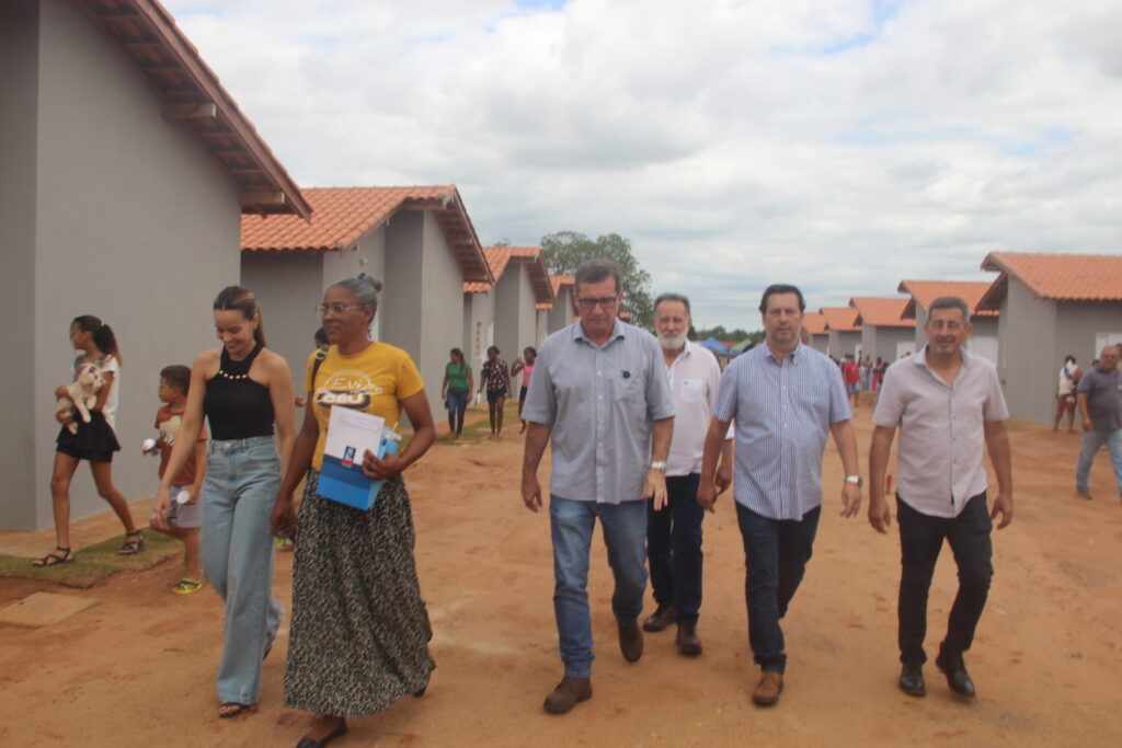 Sonho da Casa Própria: Prefeitura realiza entrega de 20 novas unidades habitacionais em Três Lagoas Sonho da Casa Própria: Prefeitura realiza entrega de 20 novas unidades habitacionais em Três Lagoas
