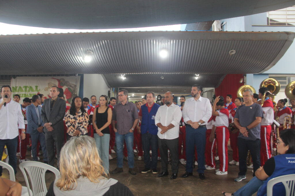 Prefeito Dr. Cassiano Maia dá continuidade às entregas de cestas básicas em Três Lagoas Prefeito Dr. Cassiano Maia dá continuidade às entregas de cestas básicas em Três Lagoas