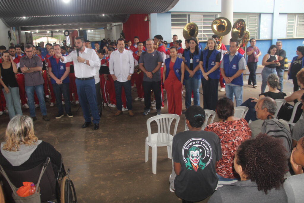 Prefeito Dr. Cassiano Maia dá continuidade às entregas de cestas básicas em Três Lagoas Prefeito Dr. Cassiano Maia dá continuidade às entregas de cestas básicas em Três Lagoas