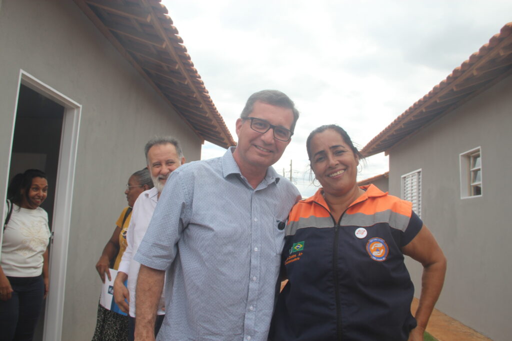 Sonho da Casa Própria: Prefeitura realiza entrega de 20 novas unidades habitacionais em Três Lagoas Sonho da Casa Própria: Prefeitura realiza entrega de 20 novas unidades habitacionais em Três Lagoas